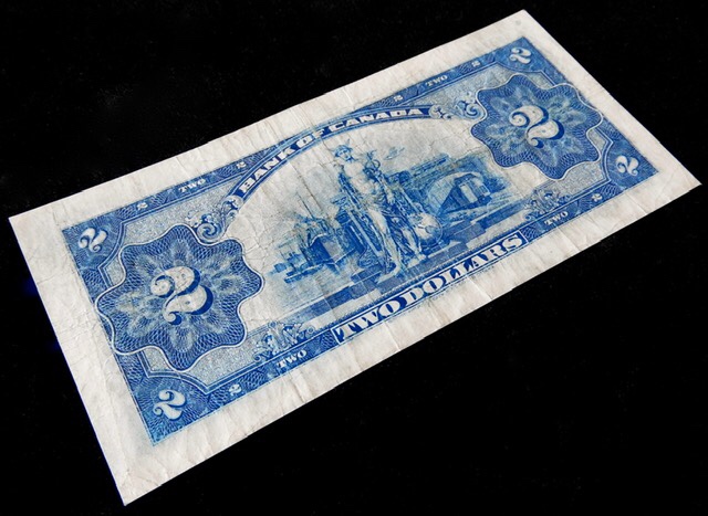 1935-$2.00-Banknote-For-Grading